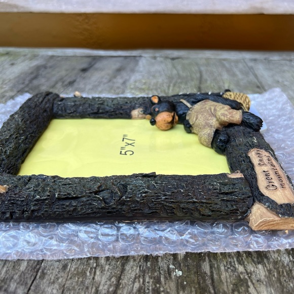 New 5”x7” Rustic Bear Picture Frame - Picture 4 of 7